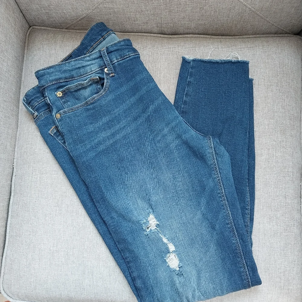 MNG - Distressed Skinny Jeans - Picture 3 of 7